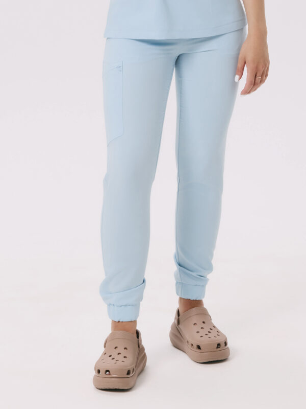 SPODNIE MEDYCZNE DAMSKIE - SCRUBS JOGGER - BASIC - CLEAR SKY