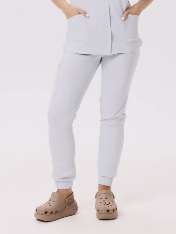 SPODNIE MEDYCZNE DAMSKIE – SCRUBS JOGGER – PREMIUM – SILVER GREY