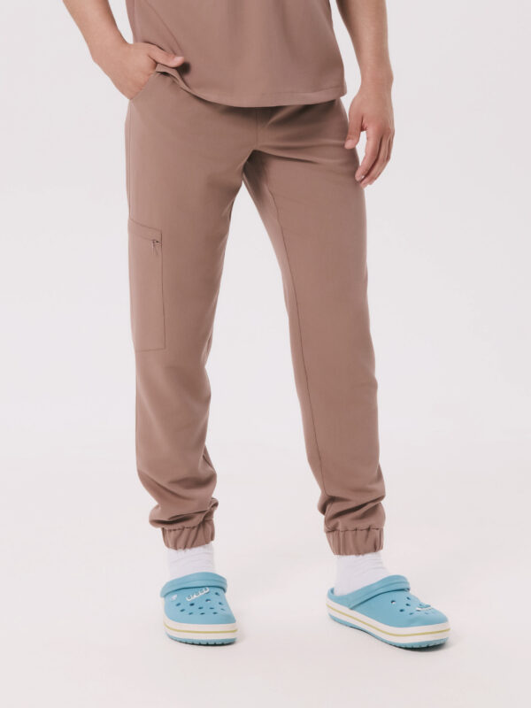 SPODNIE MEDYCZNE MĘSKIE – SCRUBS JOGGER – BASIC – ALMOND