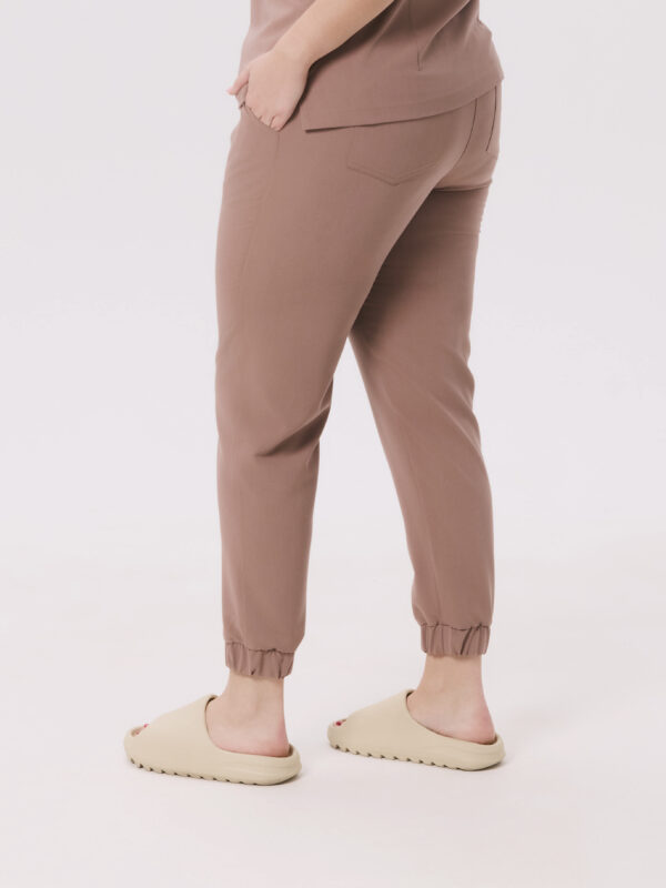 SPODNIE MEDYCZNE DAMSKIE - SCRUBS JOGGER - BASIC - ALMOND